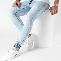 Promo 🤩 Jogger Pant 👖 Jeans Skinny J0426AH2 Bleu Wash de LBO 😉 -France LBO Soldes Boutique lbo 239708 FAB LBO J0426AH2 LIGHTBLUEDENIM 20201201T092438 03