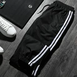 De gros 🔔 Pantalon Jogging A Bandes 0008 Noir de LBO 🤩 -France LBO Soldes Boutique lbo 239861 FAB 1070574 0008 20210323T073132 06