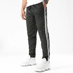 Sortie 👏 Pantalon Jogging A Bandes 0023 Noir de LBO 🧨 8 Sortie 👏 Pantalon Jogging A Bandes 0023 Noir de LBO 🧨 -France LBO Soldes Boutique lbo 287377 FAB LBO 10701336 0023 20211020T115800 03