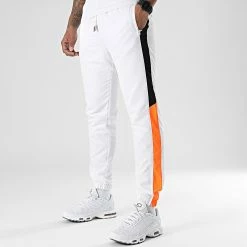 Meilleur prix ✨ Pantalon Jogging Tricolore A Bandes 0027 Blanc Orange Fluo de LBO ✔️ -France LBO Soldes Boutique lbo 287381 FAB LBO 10701336 0027 20211119T140448 03