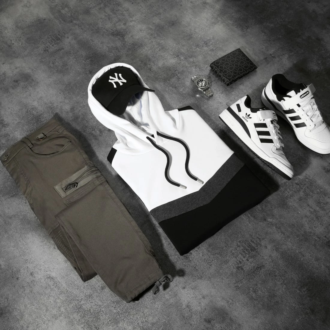 Vente flash 💯 Sweat Capuche Oversize Tricolore Retro 2109 Noir Blanc Gris Anthracite de LBO 🌟 6 Vente flash 💯 Sweat Capuche Oversize Tricolore Retro 2109 Noir Blanc Gris Anthracite de LBO 🌟 – Image 4