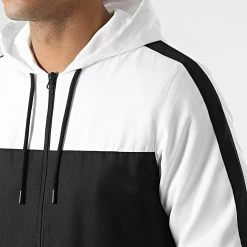 Offres 🔥 Ensemble De Survetement Bicolore Avec Bandes 0056 Noir Blanc de LBO 🤩 -France LBO Soldes Boutique lbo 289192 FAB LBO 10701336 0056 20211217T075639 03