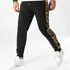 Tout neuf 🛒 Pantalon Jogging Avec Bandes Renaissance 2036 Noir de LBO 🤩 8 Tout neuf 🛒 Pantalon Jogging Avec Bandes Renaissance 2036 Noir de LBO 🤩 -France LBO Soldes Boutique lbo 290286 FAB SHALBO 2036 20211216T152214 01