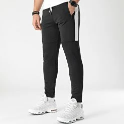 Budget 👍 Pantalon Jogging Training Bande Mesh 0033 Noir Blanc de LBO ❤️ -France LBO Soldes Boutique lbo 291063 FAB LBO 10701336 0033 20220124T140305 03