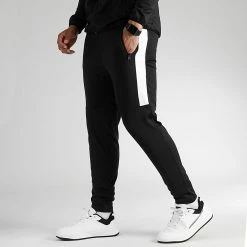 Le moins cher ✨ Ensemble De Survêtement Training Avec Bande Mesh 0047 Noir de LBO ⌛ -France LBO Soldes Boutique lbo 291071 FAB LBO 10701336 0047 20220810T141915 04