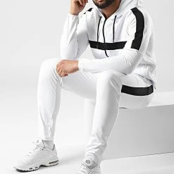 Vente flash 👍 Ensemble De Survêtement Training Slim Fit Avec Bande Mesh 0049 Blanc de LBO 😍