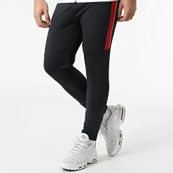 Meilleure vente 😀 Ensemble De Survetement Training Avec Bande Mesh 0052 Bleu Marine Blanc de LBO ⌛ -France LBO Soldes Boutique lbo 291075 FAB LBO 10701336 0052 20220124T141313 04