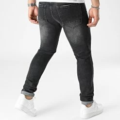 Vente flash ⌛ Jean Skinny Fit C6 Denim Noir de LBO 🔥 9 Vente flash ⌛ Jean Skinny Fit C6 Denim Noir de LBO 🔥 -France LBO Soldes Boutique lbo 295774 FAB LBO C6 20220316T151505 04