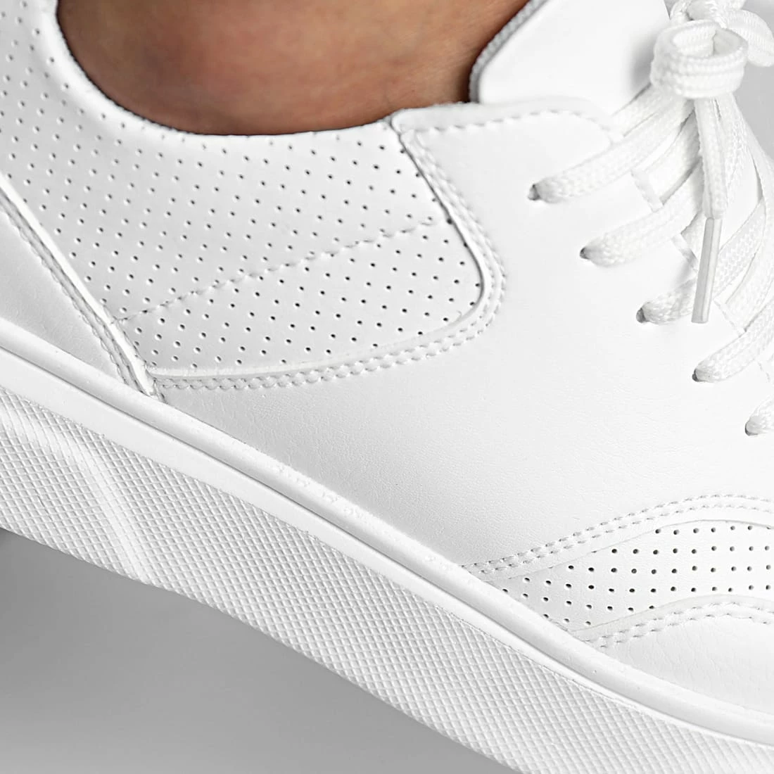 Remise 💯 Baskets 2413 Blanc de LBO ⭐ 3 Remise 💯 Baskets 2413 Blanc de LBO ⭐ – Image 2