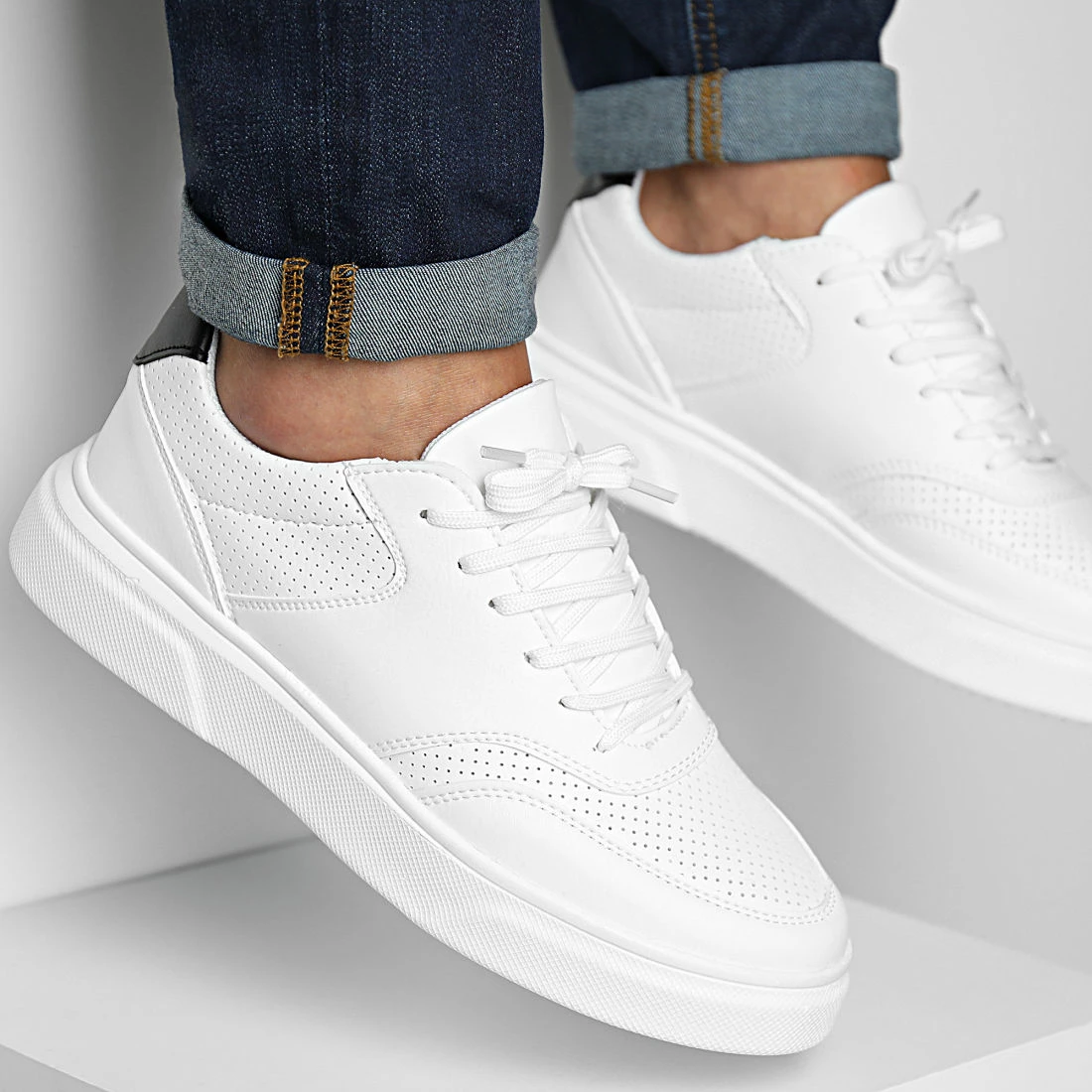 Remise 🤩 Baskets Avec Détails Noir 2512 Blanc de LBO ✨ 3 Remise 🤩 Baskets Avec Détails Noir 2512 Blanc de LBO ✨