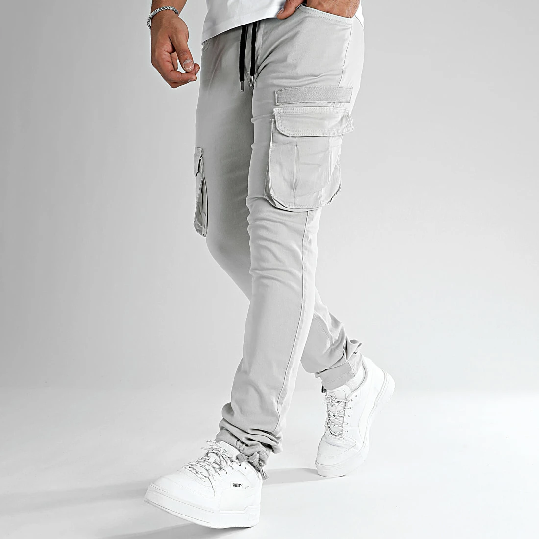 Grosses soldes 🤩 Pantalon Cargo 2439 Gris Clair de LBO 😍 3 Grosses soldes 🤩 Pantalon Cargo 2439 Gris Clair de LBO 😍